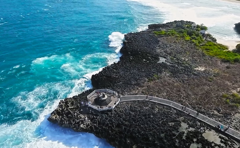 Waterblow Beach Nusa Dua